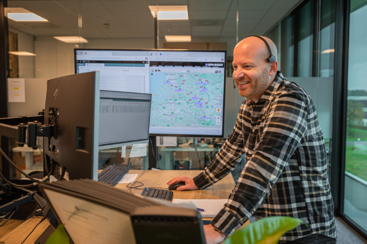 e5c45946e8d2abd5bbcbb30f3bac9ac9ed0cbbd1-cropped